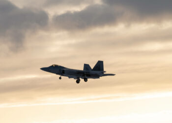 Američki stručnjak: Novi ruski raketni sustav S-500 ‘po narudžbi’ za obaranje američkih F-22 i F-35