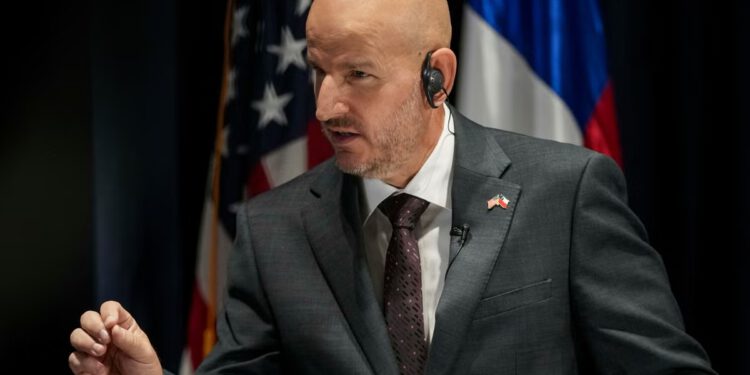 Američki veleposlanik brani zabrane putovanja za 3 čileanska dužnosnika kao ‘suverenu odluku’