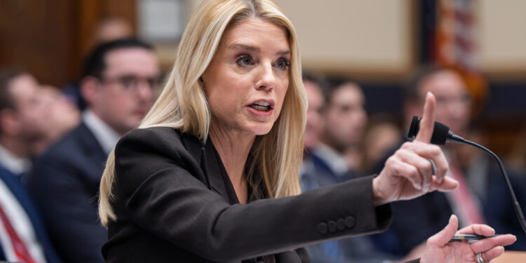 Američki zakonodavci optužuju DOJ za ‘špijuniranje’ pretraživanja Epsteinovih datoteka — RT World News