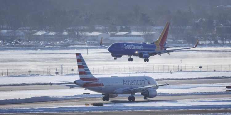 Američkim zračnim tvrtkama rečeno je da prestanu zapošljavati pilote DEI-ja — RT World News