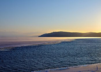 Autobus potonuo u najdublje jezero na svijetu
