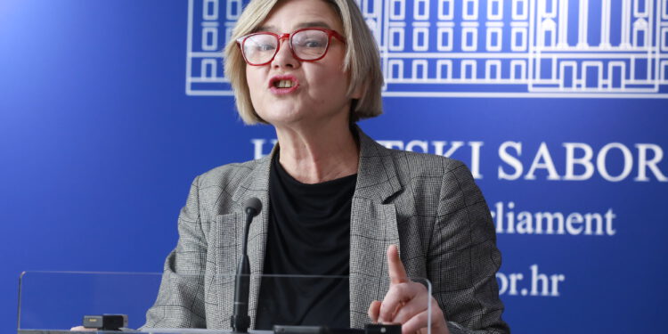 Benčić raspalila po Thompsonu i Plenkoviću: ‘Zašto je na Hipodromu uzvikivao ustaški pozdrav, a jučer ne?’
