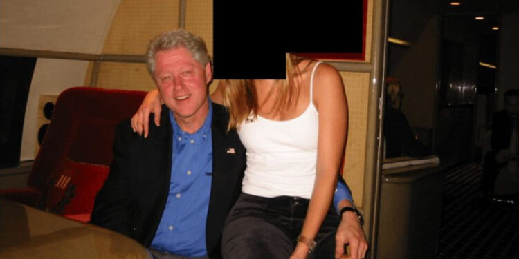 Bill Clinton suočit će se s kritikama zbog dokaza o vezama s Epsteinom — RT World News