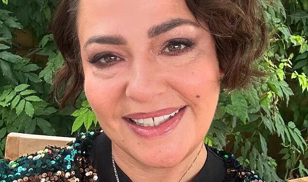 Bivša Anta McPartlina, Lisa Armstrong (49), ‘razvodi se’ od dečka glumca (34), samo nekoliko tjedana nakon što su prijatelji tvrdili da je ‘sretnija nego ikad’ u novoj vezi