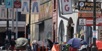 Bivši izvršni direktor usluga za beskućnike San Francisca optužen je za nepravilno trošenje 1,2 milijuna dolara javnih sredstava