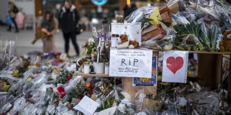 Broj poginulih u požaru u švicarskom baru porastao je na 41 jer je tinejdžer preminuo mjesec dana nakon katastrofe u novogodišnjoj noći