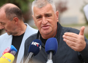 Bulj žestoko odgovorio: ‘Plaća li organizator koncerta Aleksandre Prijović rad KBC-a Zagreb?’
