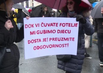 Četvrti dan prosvjeda u Sarajevu, građani traže odgovornost za tramvajsku nesreću