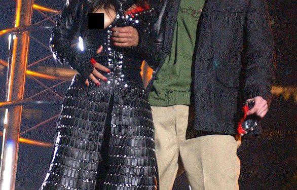 Chris Pratt pobjeđuje u uvodnoj bitci Super Bowla LX nadmašujući ‘blagog’ Jona Bon Jovija s ‘jezivim’ ratnim pokličem Seahawksa