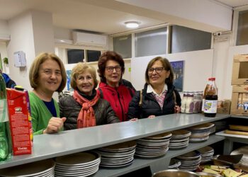 Članice Kluba žena liječenih na dojci Split pripremile večeru za beskućnike