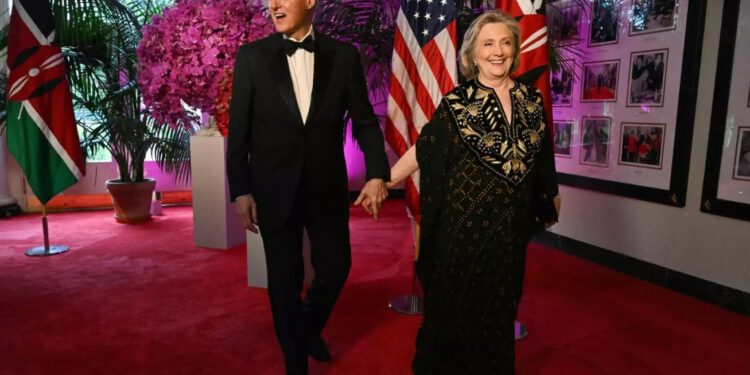 Clintonovi pristaju svjedočiti u kongresnoj istrazi o Epsteinu