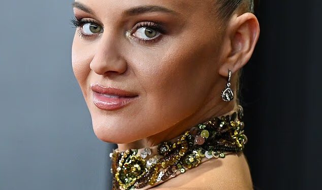 Country superzvijezda otkriva da je uzela tabletu protiv bolova kako bi se nosila s izgledom na Grammyjima