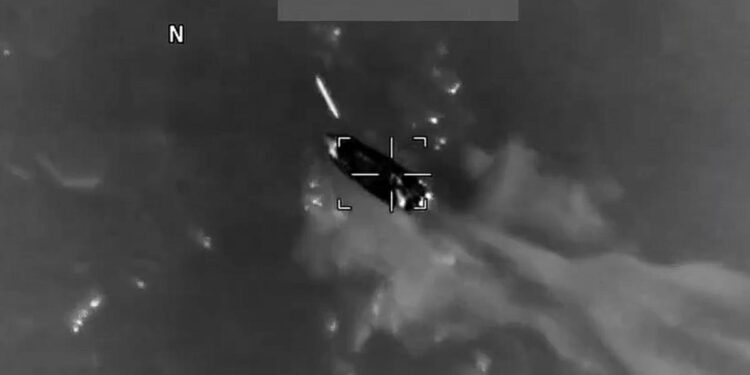 DO SAD NA MORU POBILI VIŠE OD 80 OSOBA Američka vojska tvrdi da je pogodila brod na Karibima koji je prevozio drogu, ubijene tri osobe