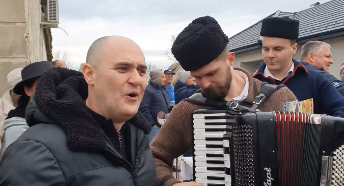 Dabro se nema namjeru ispričati: ‘Ne razumijem koji je stih sporan’