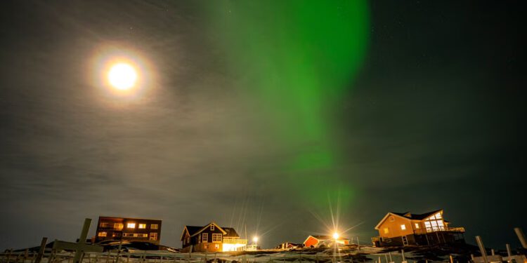 Danska evakuirala člana posade američke podmornice s obale Grenlanda