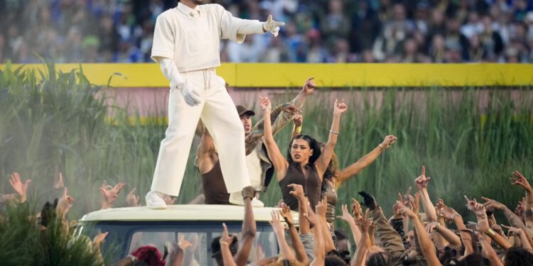 Dječak koji se pojavio u emisiji Bad Bunny’s Super Bowl nije petogodišnjak kojeg je pritvorio ICE u Minneapolisu