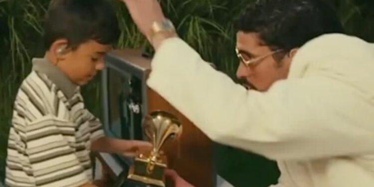 Dječak u emisiji Bad Bunny Super Bowl identificiran – i nije ga uzeo ICE