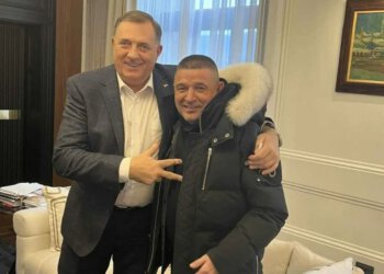 Dodik zamjerio Čoviću što se slikao s Thompsonom