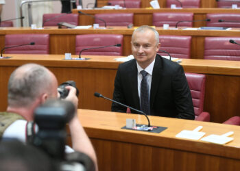 Donirao kip Gospe, a sad opet u lisicama: Najmoćniji čovjek Gradiške ima vile diljem Hrvatske