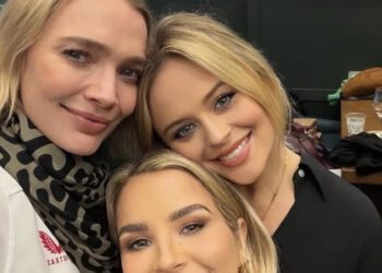 Emily Atack izgleda dobro raspoložena dok se druži s Vogueom Williamsom, Spencerom Matthewsom i Jodie Kidd na Prvenstvu šest nacija