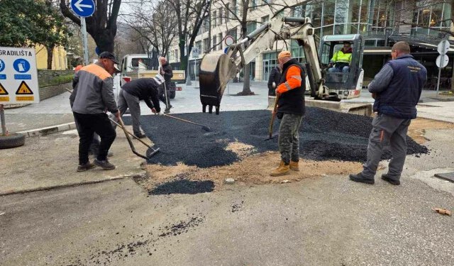 FOTO Asfaltira se dio Ulice kralja Petra Krešimira IV.