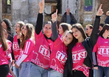 FOTO Mostar pleše protiv nasilja nad ženama