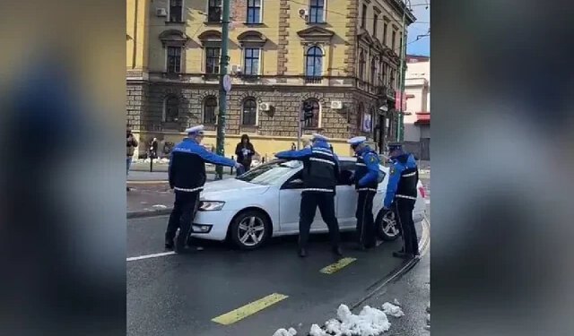 FOTO Muškarac koji je autom krenuo na prosvjednike u Sarajevu pun droge, pogledajte što je sve policija pronašla
