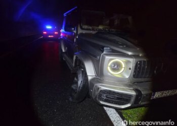 FOTO Prometna nesreća na M-17 između Mostara i Čapljine, sudjelovala tri vozila
