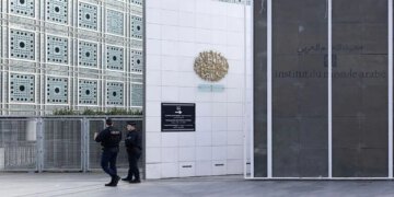 Francuska policija pretresla je Institut arapskog svijeta u najnovijem rezultatu Epsteinove istrage