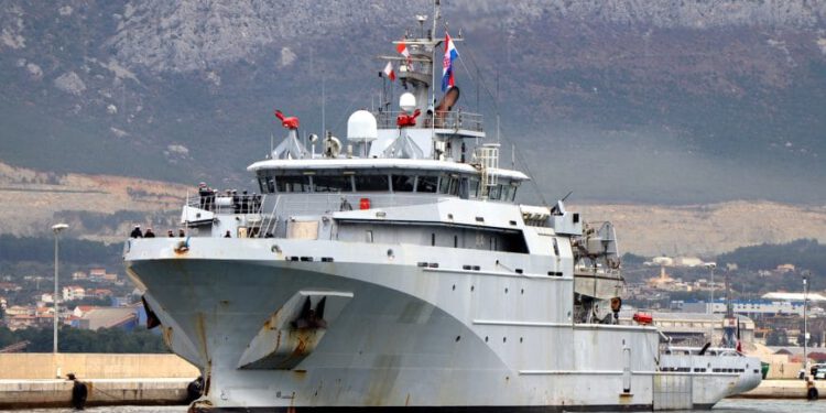 Francuski ratni brod posjetio Split