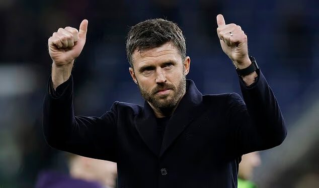 Gary Neville kaže Man Unitedu da ‘odmah traži drugog menadžera’ i sugerira da je angažiranje starog suigrača Michaela Carricka ‘rizik’ unatoč njegovom gotovo besprijekornom startu