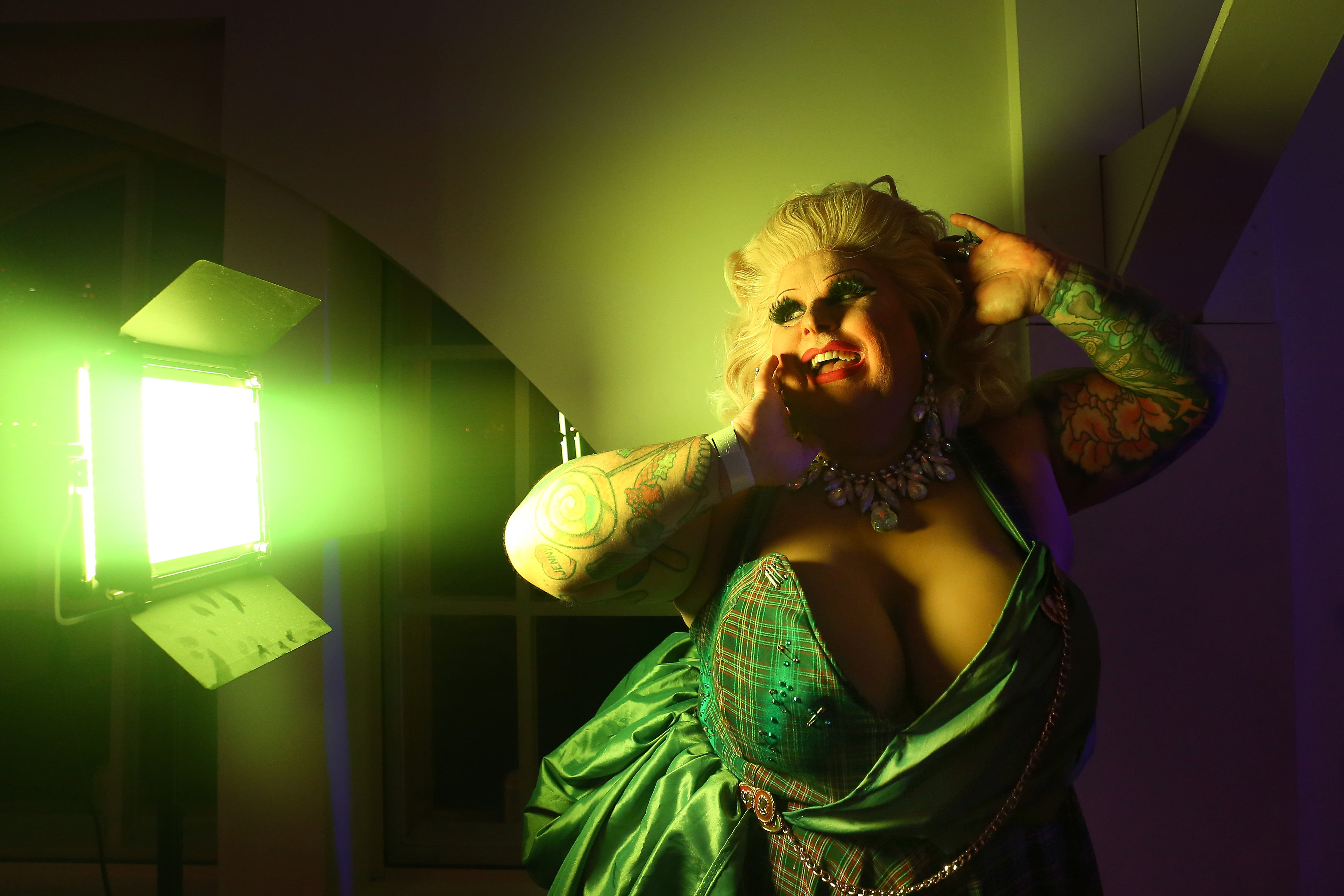 Maxi Shield priprema se ugostiti Pole Icon 2023 u The Big Topu u Luna Parku 2023. u Sydneyu, Australija