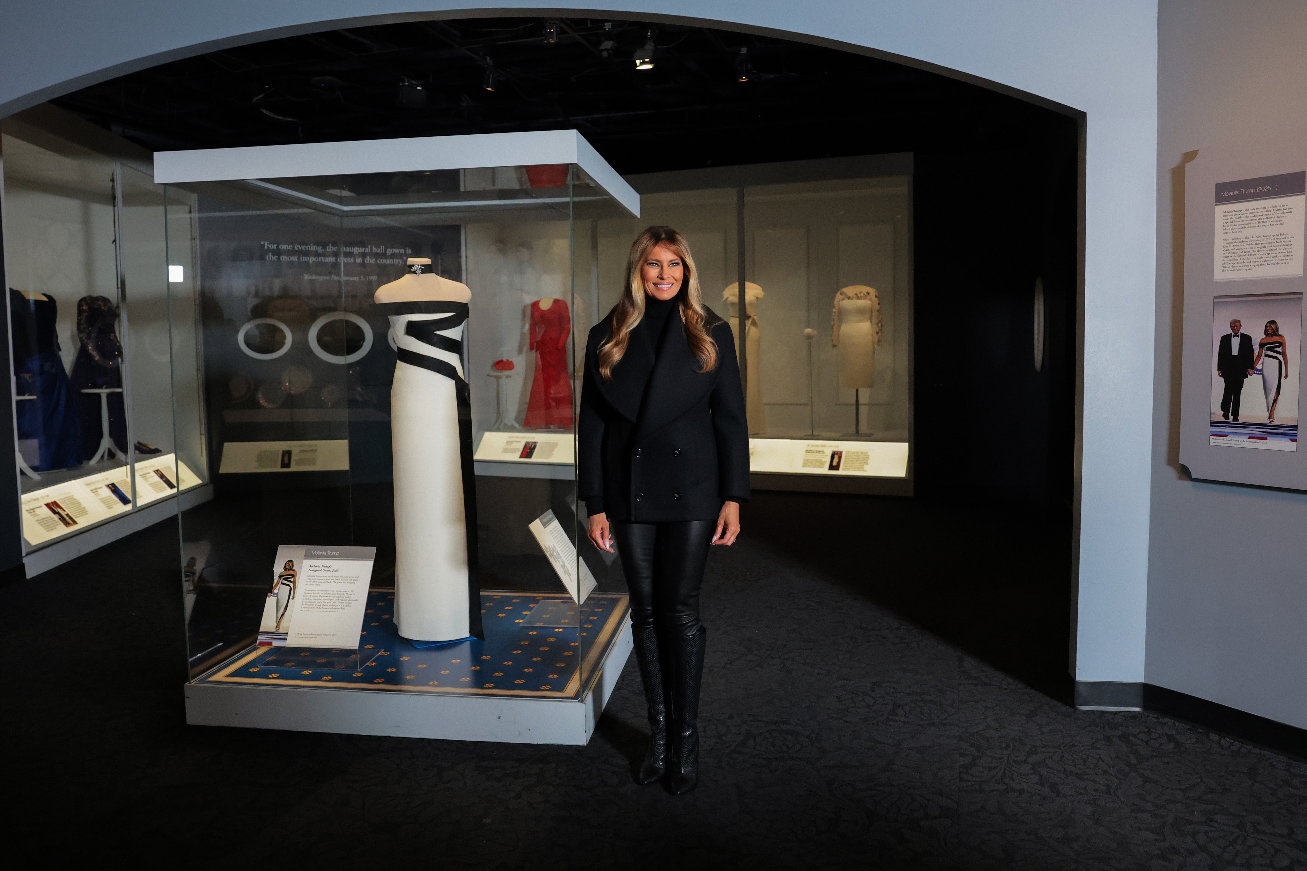 Prva dama je promovirala izložbu svoje inauguracijske haljine u kolekciji First Ladies Nacionalnog muzeja američke povijesti Smithsonian