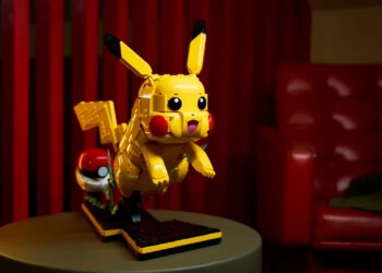Gradimo LEGO Pokémon Pikachu: šokantno zabavna konstrukcija.