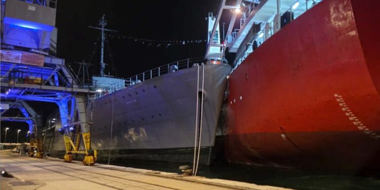 HAVARIJA U RIJEČKOJ LUCI Turski teretni brod udario u Titov “Galeb”