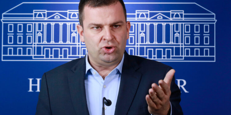Hrebak ‘pukao’ pred kamerama: ‘Dabro je desničarski glupan’