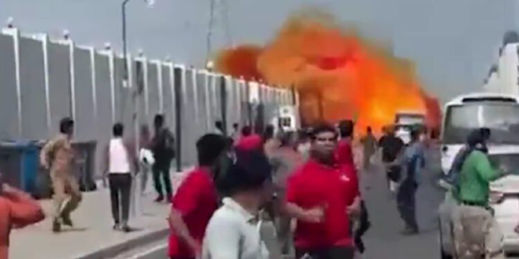 Iran odgovorio udarom na servisni centar američke flote: Pogledajte kaos koji je nastao