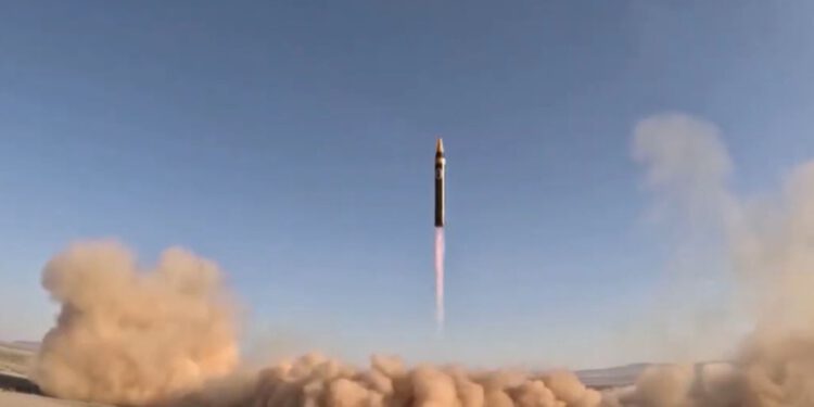 Iran predstavio razornu raketu i aktivirao podzemni ‘grad projektila’: ‘Odsad napadamo prvi’