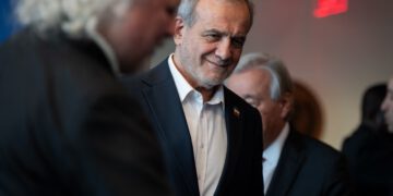 Iranski predsjednik kaže da zemlja neće pokleknuti pred Trumpovim pritiskom oko nuklearnih pregovora