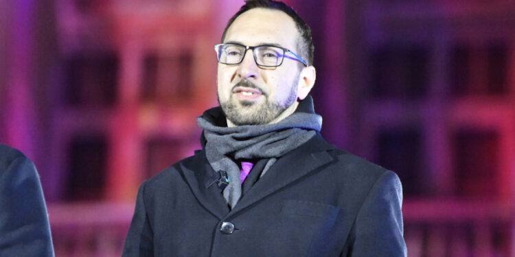 Isplivala stara slika Tomaševića, pazite gdje je snimljen: ‘Je li to možda dvojnik?’