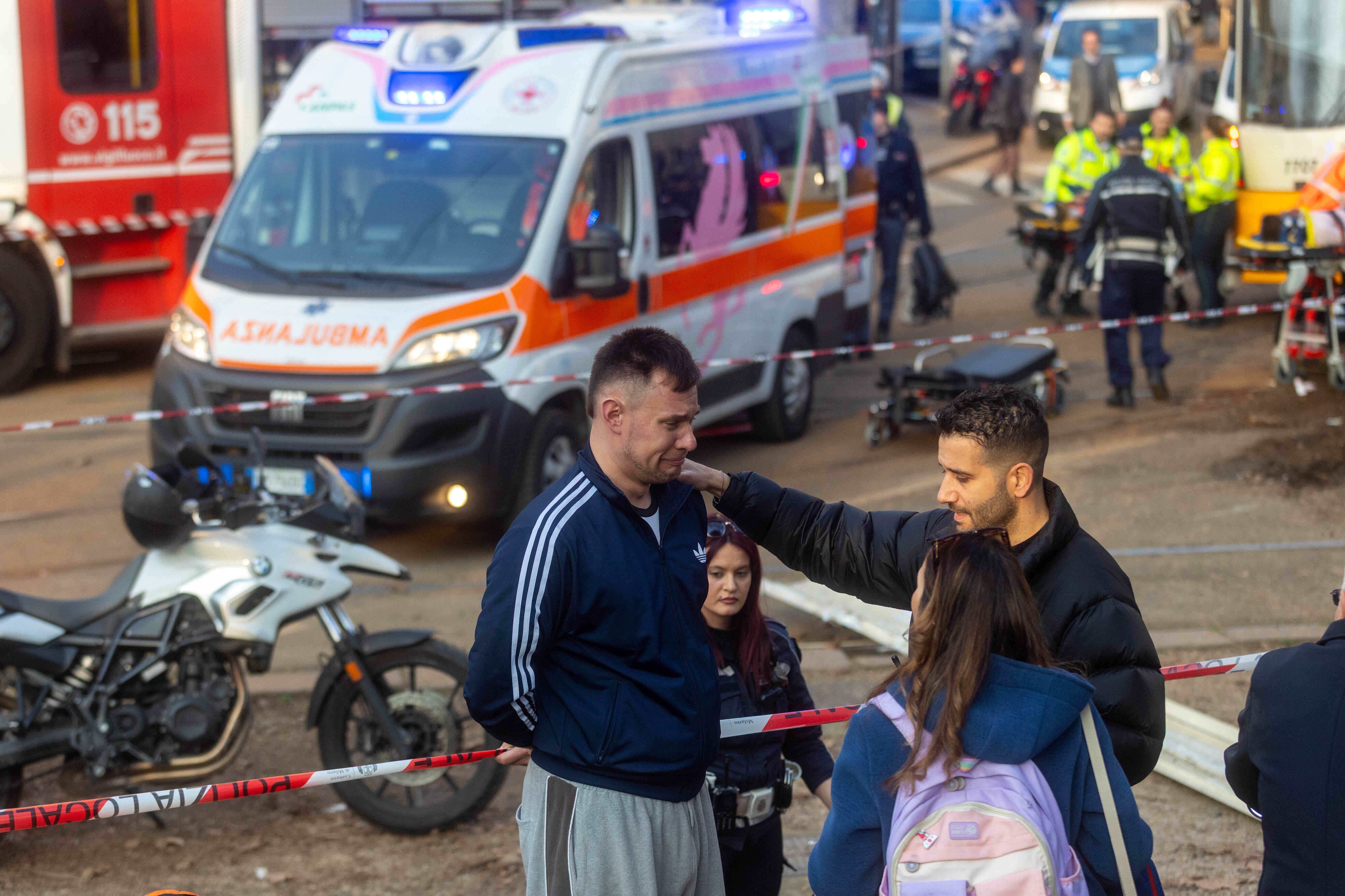 Najmanje 13 vozila hitne pomoći upućeno je na mjesto događaja