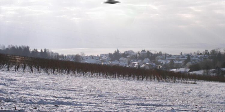 Izvanzemaljcima po aferi Epstein koja trese SAD i britansku monarhiju; u čemu je Trump uspio?