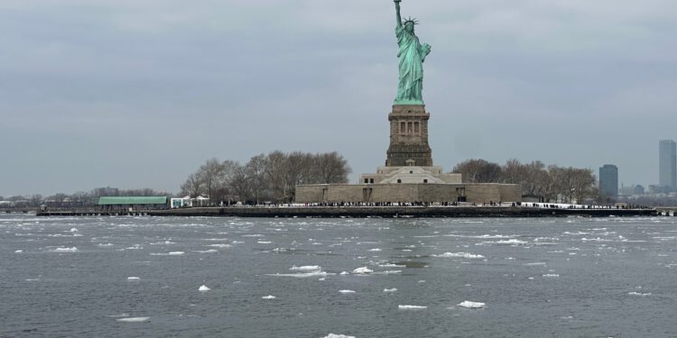 Jaka oluja izazvala je upozorenja na tornado diljem juga