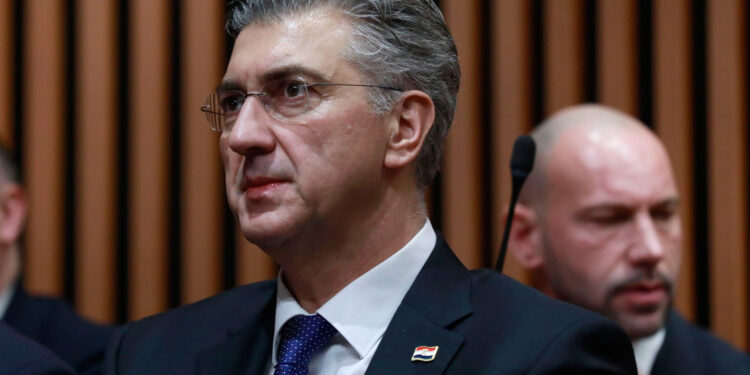 Jedan političar ima veći nagon za preživljavanje od Plenkovića: Premijer mu je dao sve, a ovaj vraća duplo