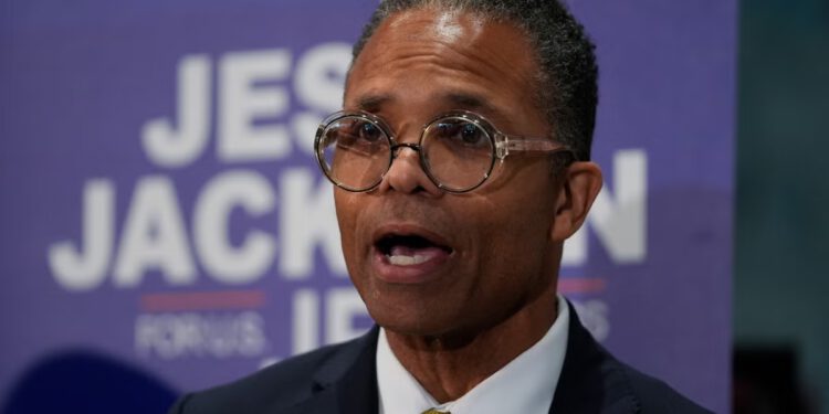 Jesse Jackson Jr. nudi otkup u ponudi za staro mjesto u Zastupničkom domu godinama nakon presude za prijevaru u kampanji