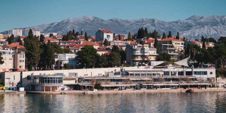 KONAČNO KREĆE UREĐENJE PARKA NA BAČVICAMA: U planu potpuna rekonstrukcija od Šetališta Bačvice do Hatzeova perivoja