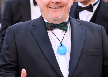 Kako je John Davidson postao poznato ime u kultnom BBC-jevom dokumentarcu o iscrpljujućim Touretteovim tikovima koji su ga tjerali da psuje kraljicu, izaziva prijetnju bombom i viče rasne uvrede na BAFTA-i