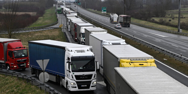 Kaos na Bregani, ljudi poludjeli zbog nevjerojatne gužve: ‘Sve detaljno provjeravaju’