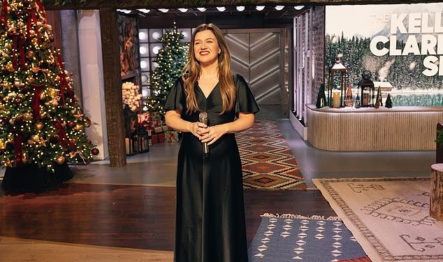 Kelly Clarkson NAPUSTILA je svoj talk show nakon sedam sezona kako bi ‘dala prioritet’ svojoj djeci… nakon smrti bivšeg supruga Brandona Blackstocka