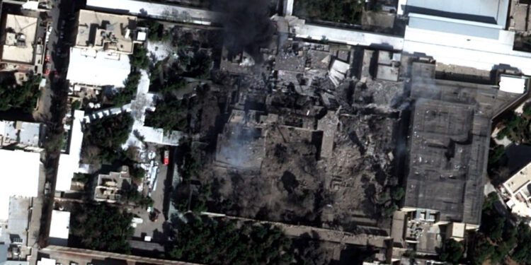 Kompleks iranskog vođe je pretvoren u prašinu: Najbitnije pitanje je gdje je on